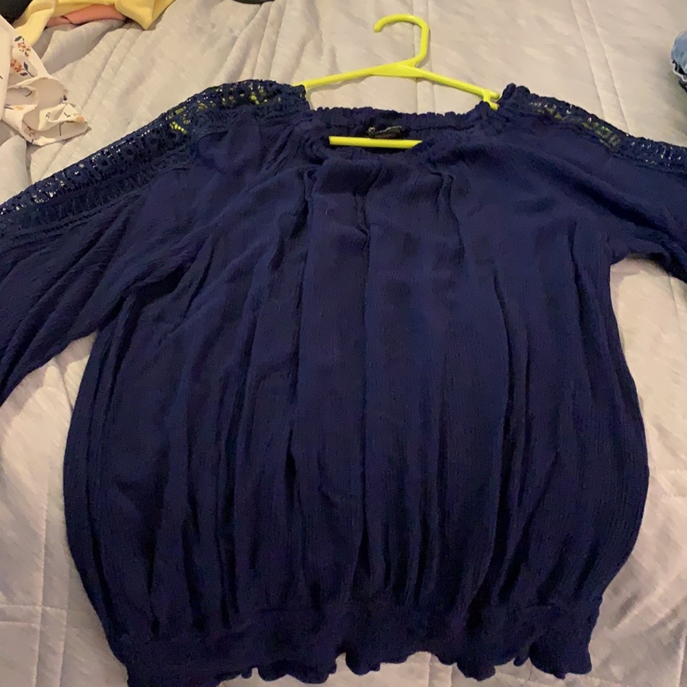 Pretty navy blouse - Picture 4 of 5